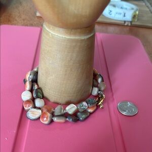 Very beautiful natural mother of Perl’s beads 2 strings Bradley, 8,5 inches long